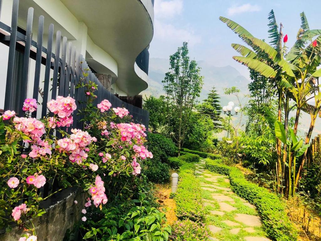Deluxe Double or Twin Room with Garden View