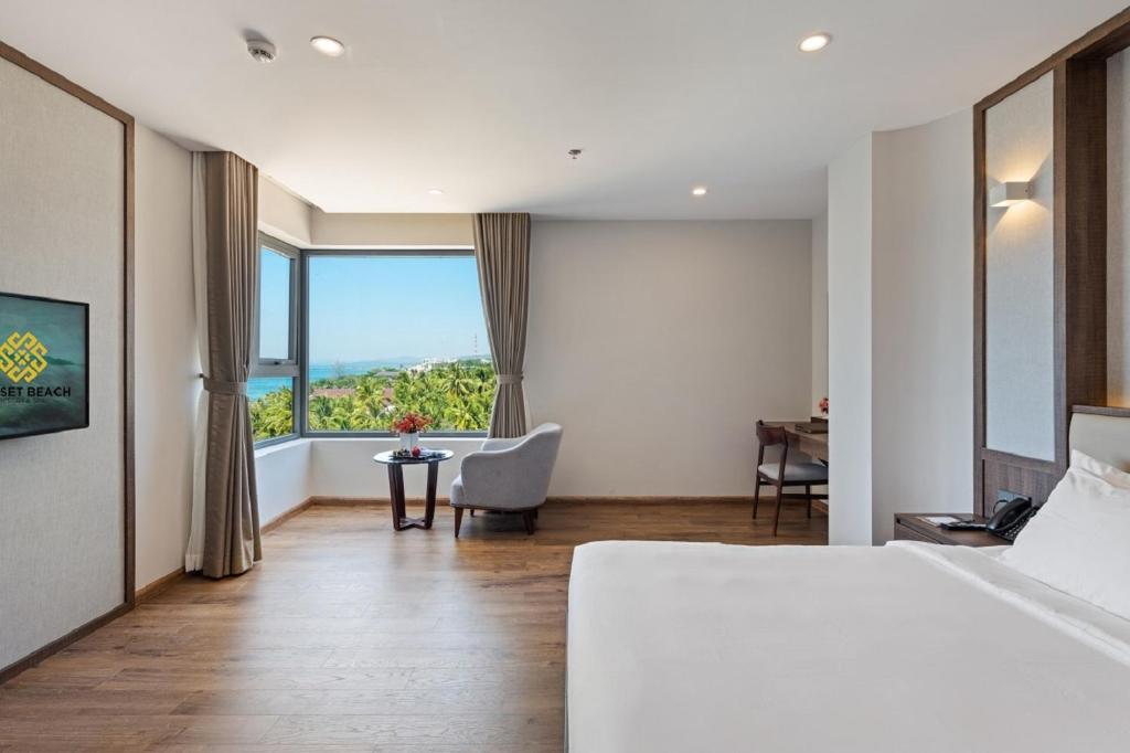 DELUXE OCEAN VIEW