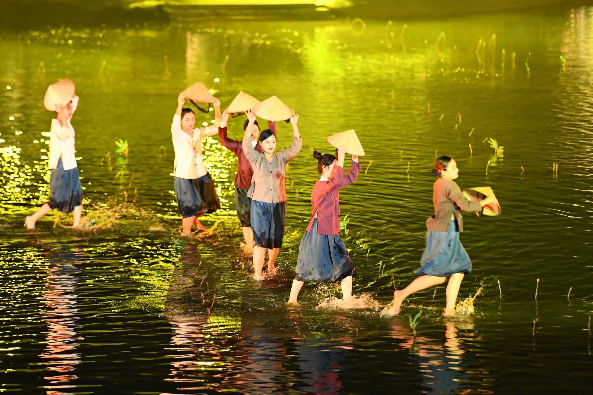 Vé Xem Show Diễn Tinh Hoa Bắc Bộ (Hạng Bạc)