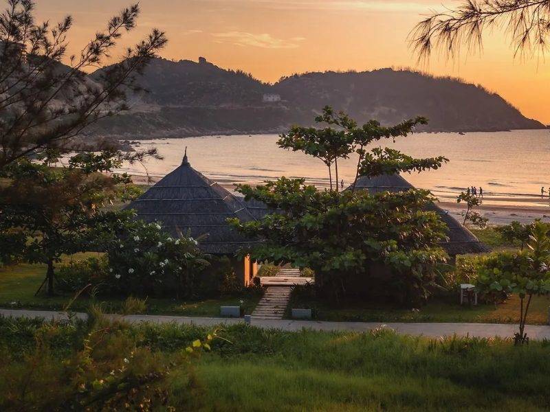Deluxe Beachfront Bungalow