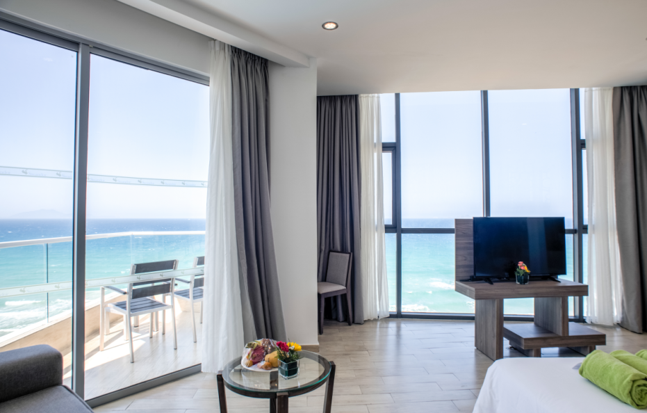 Deluxe Sea Front