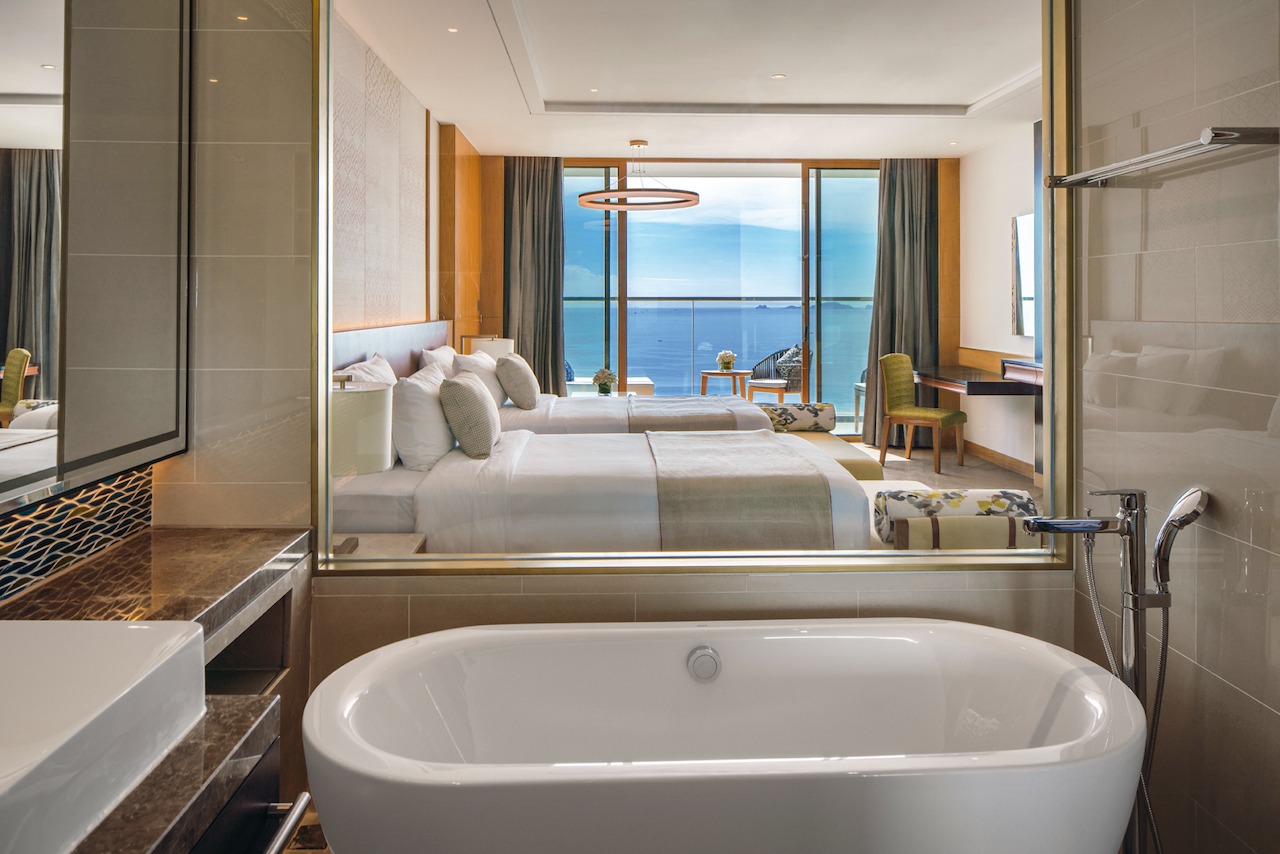 Seaview Deluxe King / Twin
