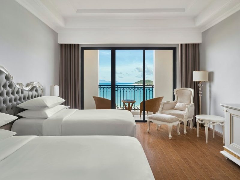 Deluxe King/Twin Ocean View