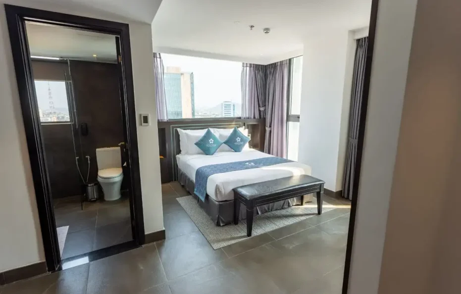 Connecting room