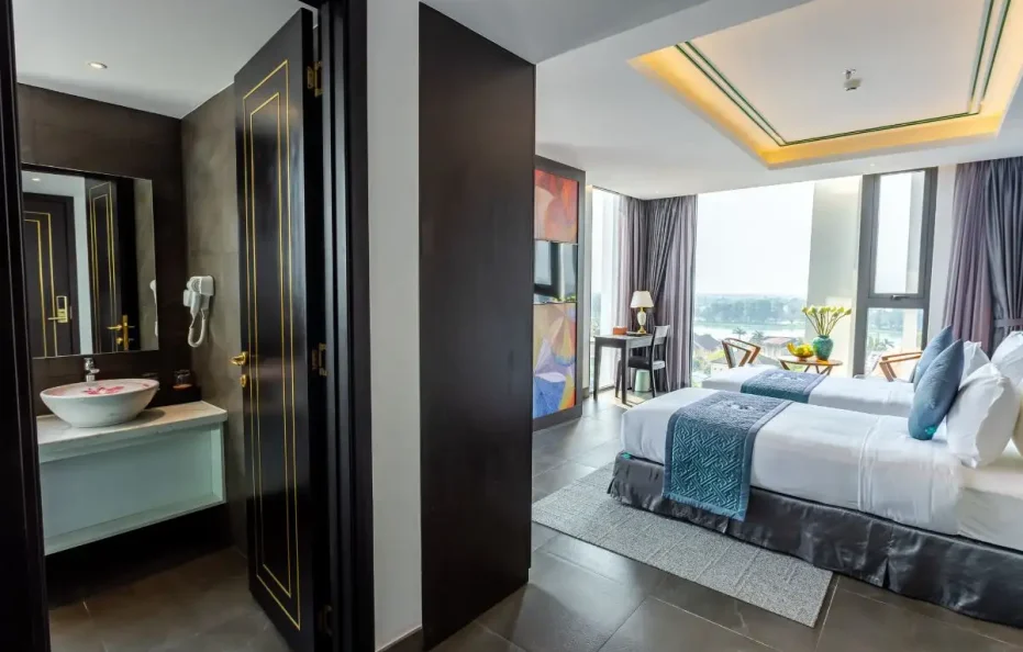 Connecting room
