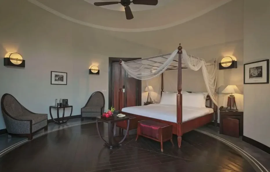 Colonial Junior Suites