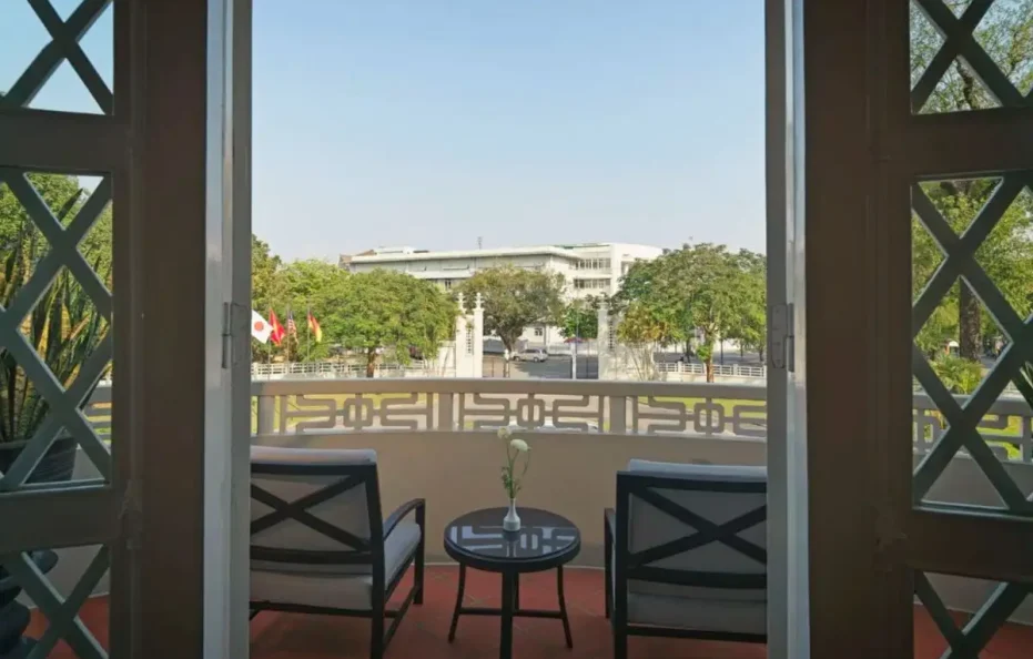 Colonial Junior Suites