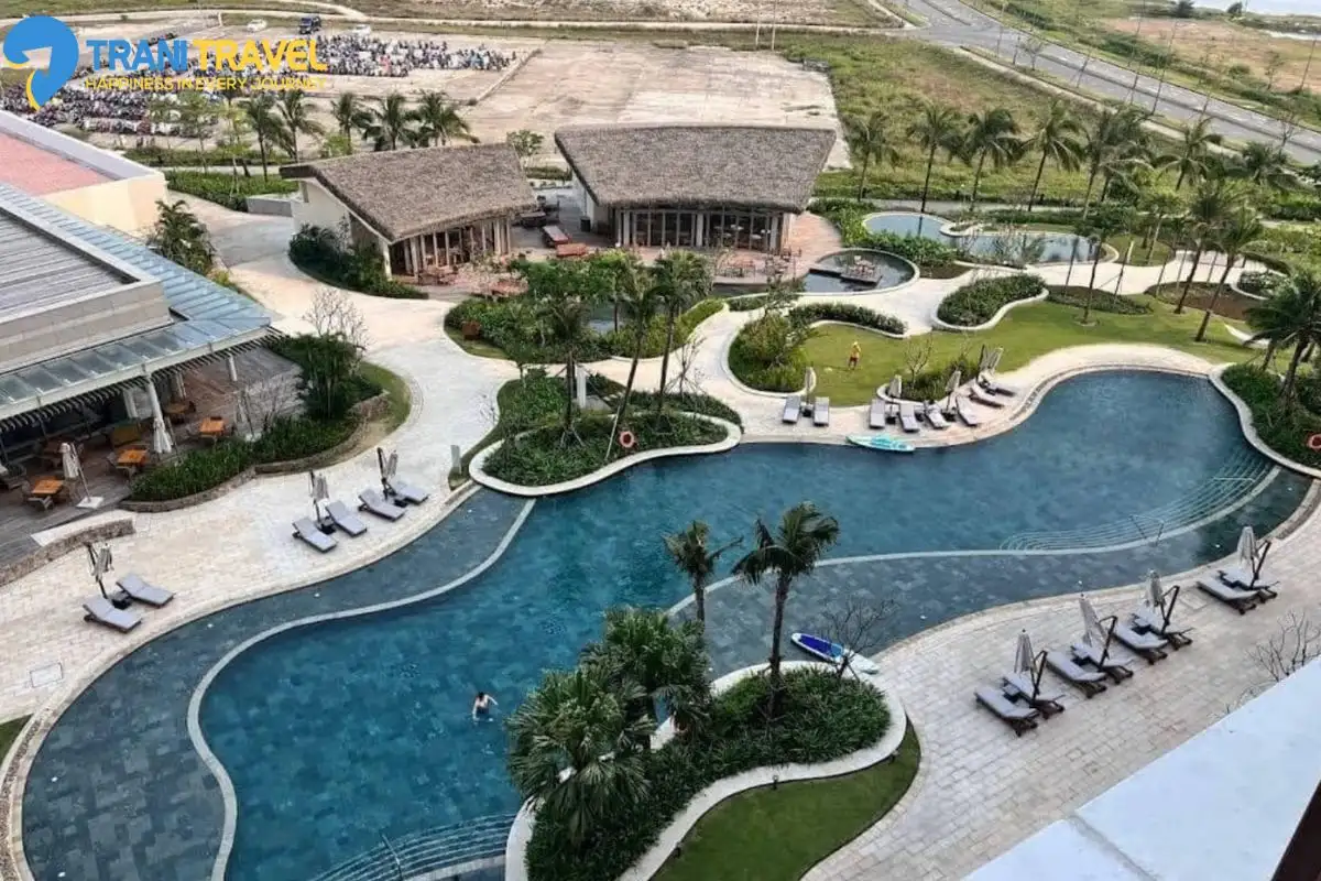 Hồ bơi ngoài trời tại Hoiana Residences