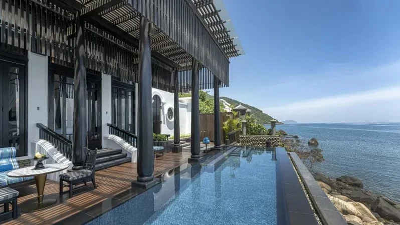 2BR Seaside Villa On The Rocks