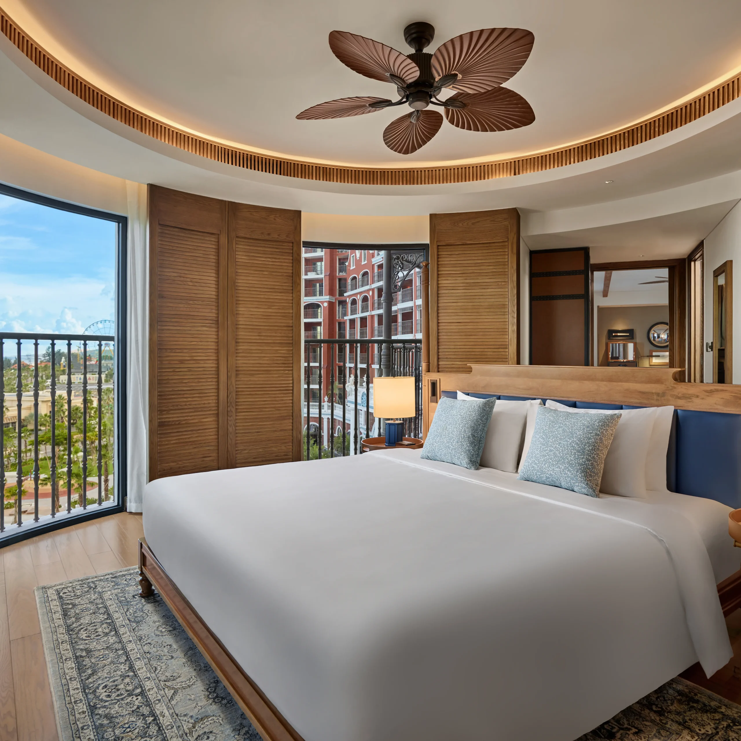 Admiral suite with oceanfront sea view