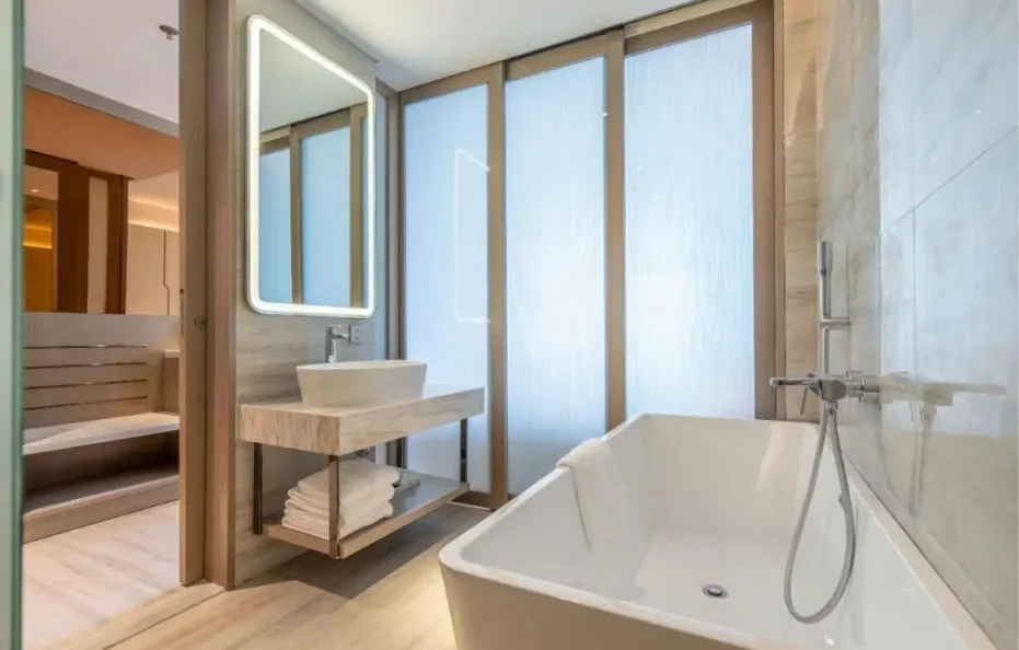 Awaken Da Nang Hotel