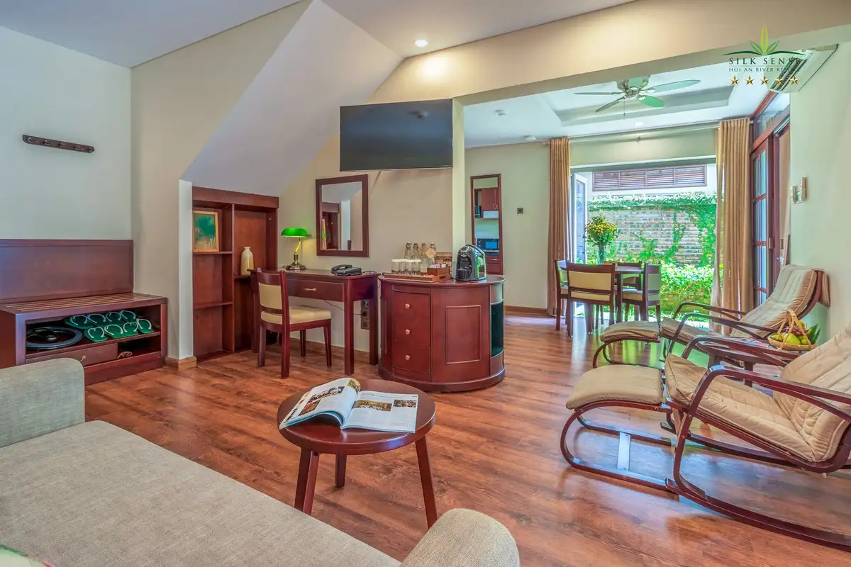 Bedrooms Riverview Villa with Private Garden and Bathtub