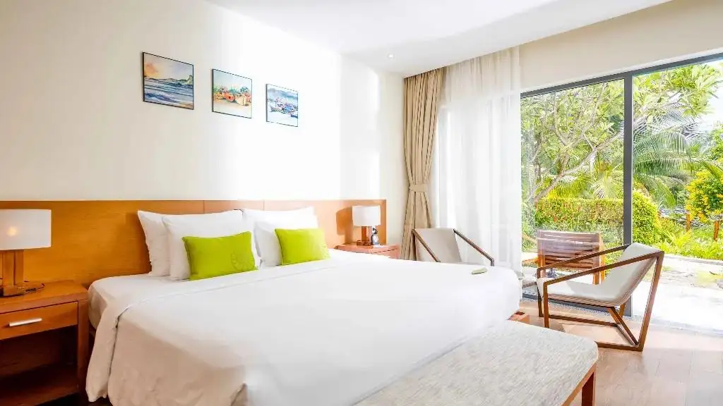 Senior Deluxe | Ăn Sáng + Vui chơi công viên nước