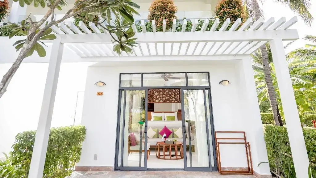Terrace Pool Suite | Ăn Sáng + Vui chơi công viên nước
