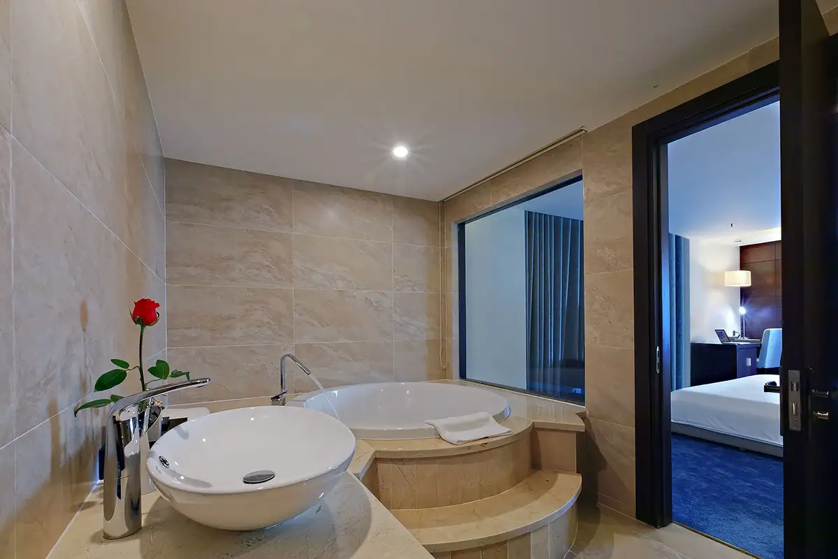 Central Executive Suite
