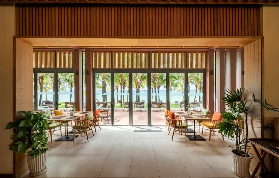 Dusit Princess Moonrise Beach Resort Phú Quốc