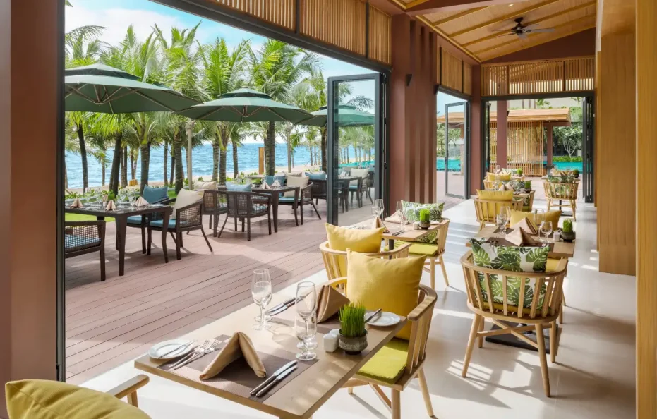 Dusit Princess Moonrise Beach Resort Phú Quốc