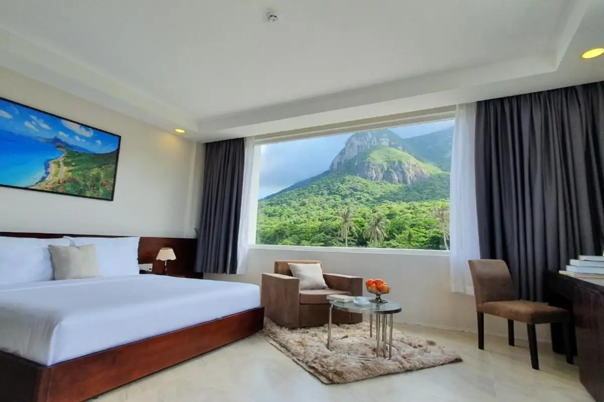 Deluxe Premier Mountain View