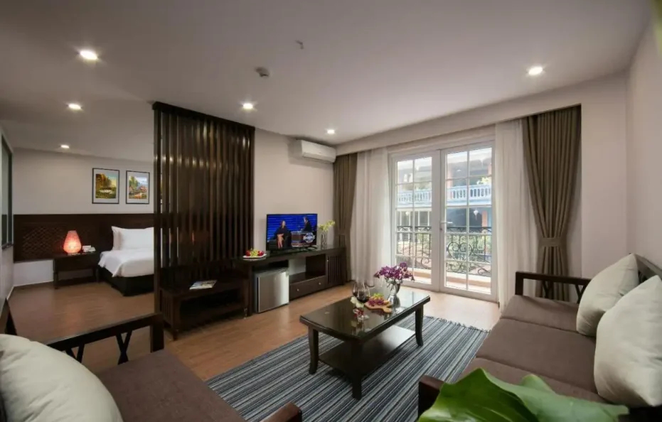FAMILY CONNECTING ROOM