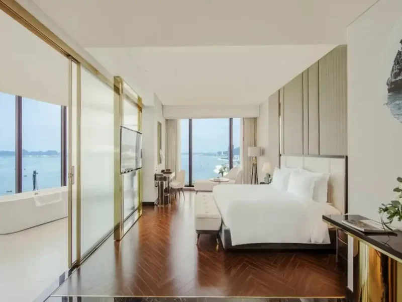 Family Room – Bay View