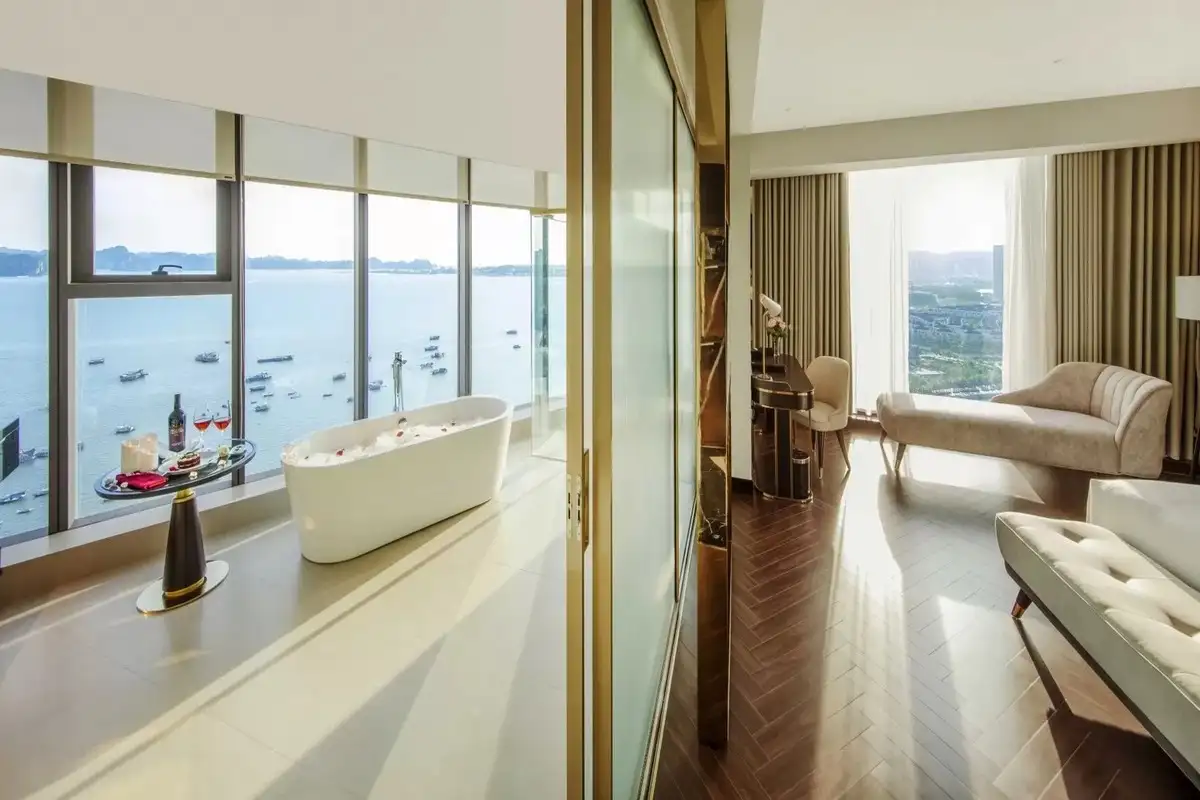 Family Room – Bay View