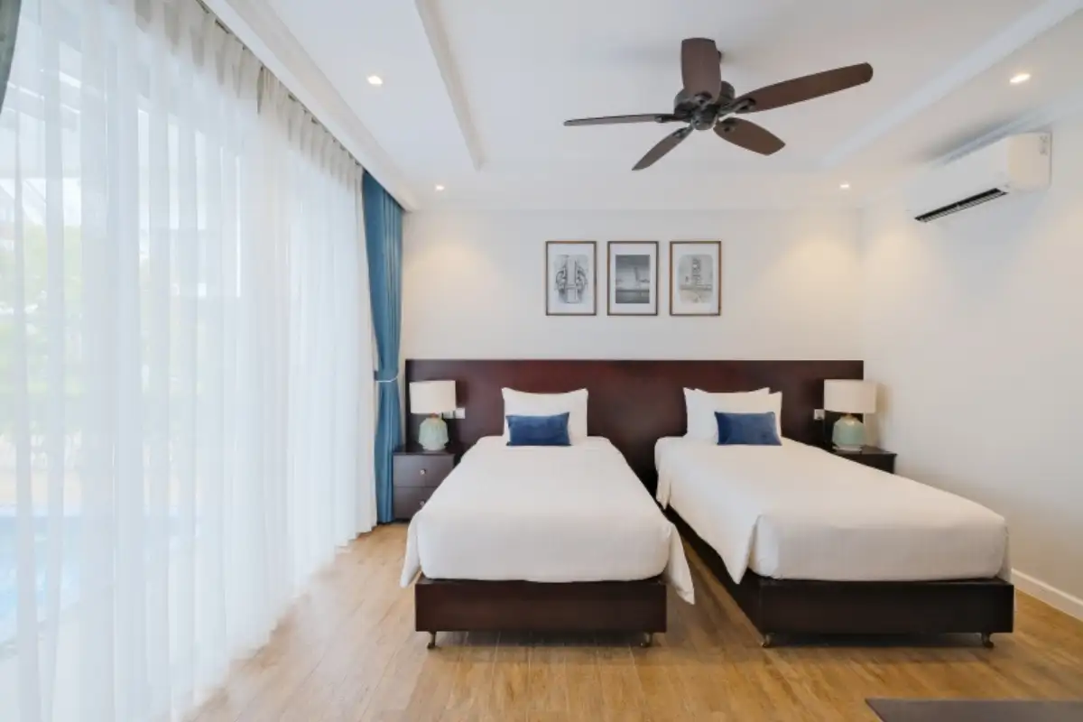 Sunset Deluxe Twin/King(share villa)