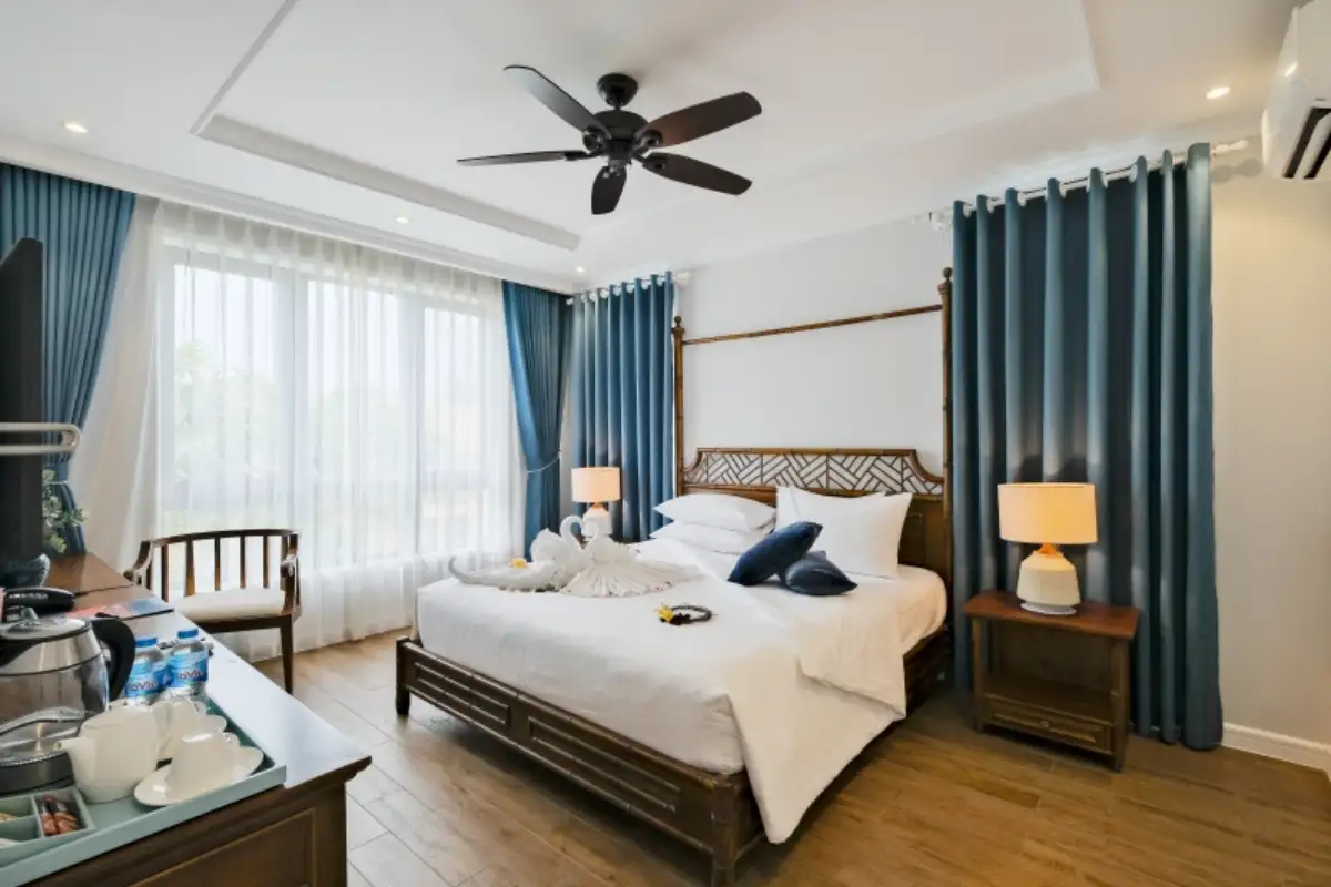 Sunset Deluxe Twin/King(share villa)