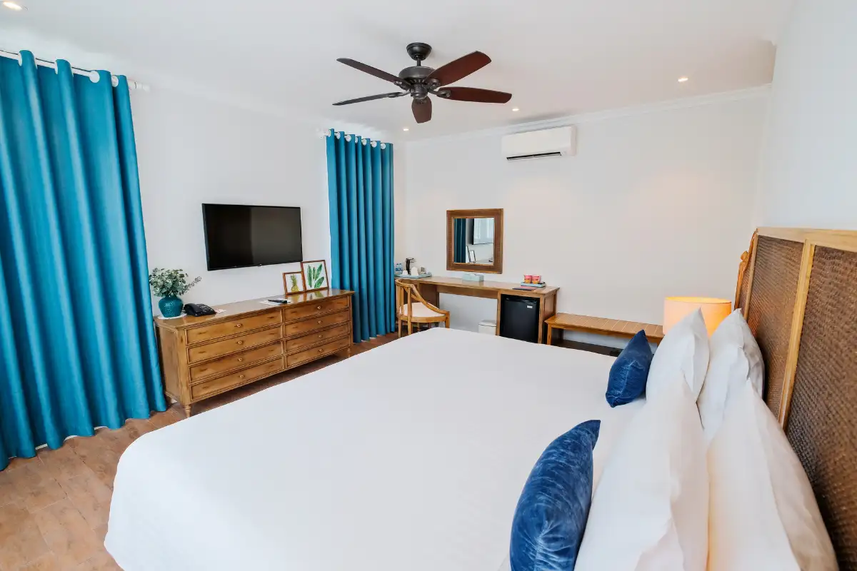 Sunset Deluxe Twin/King(share villa)