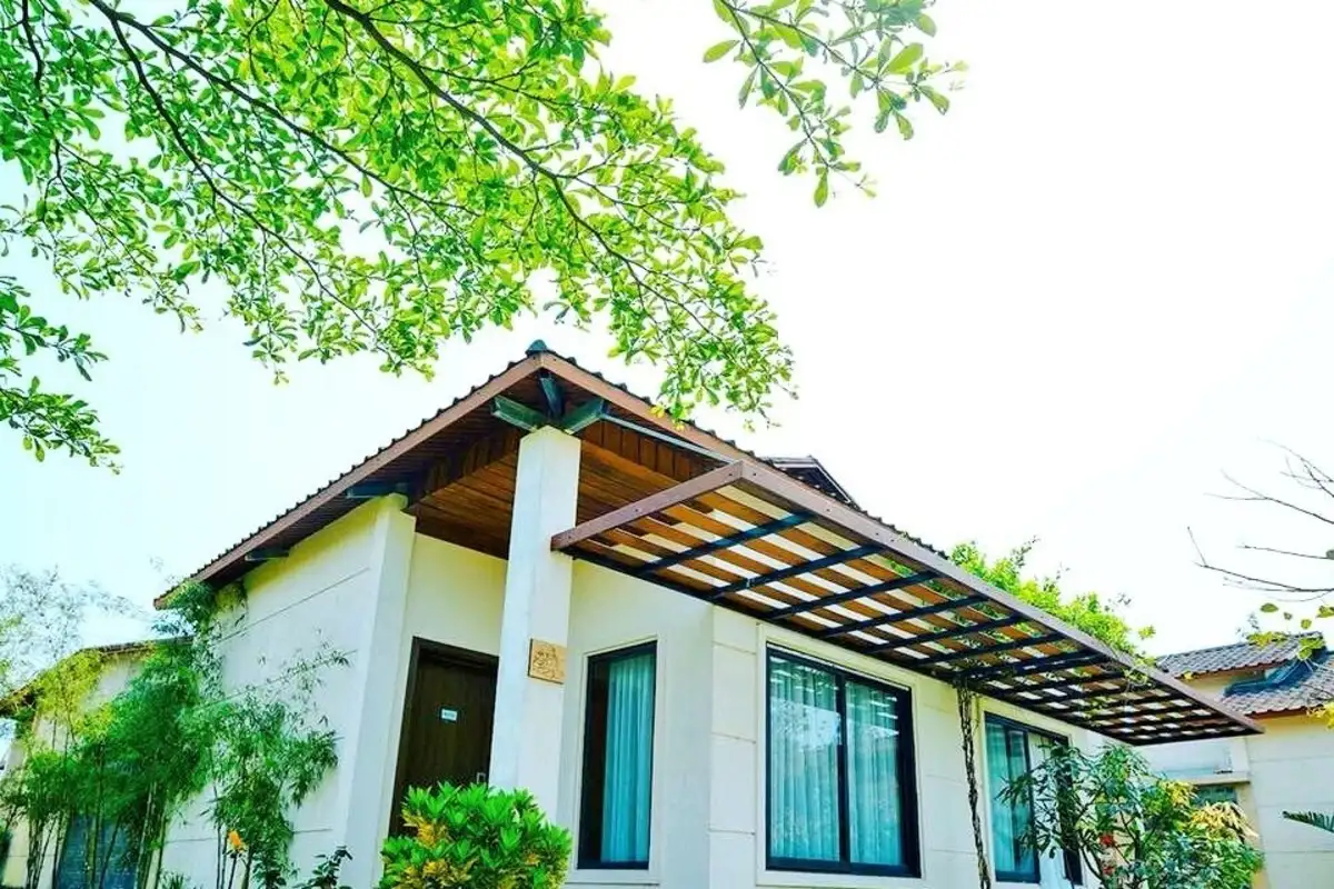 Bungalow Garden
