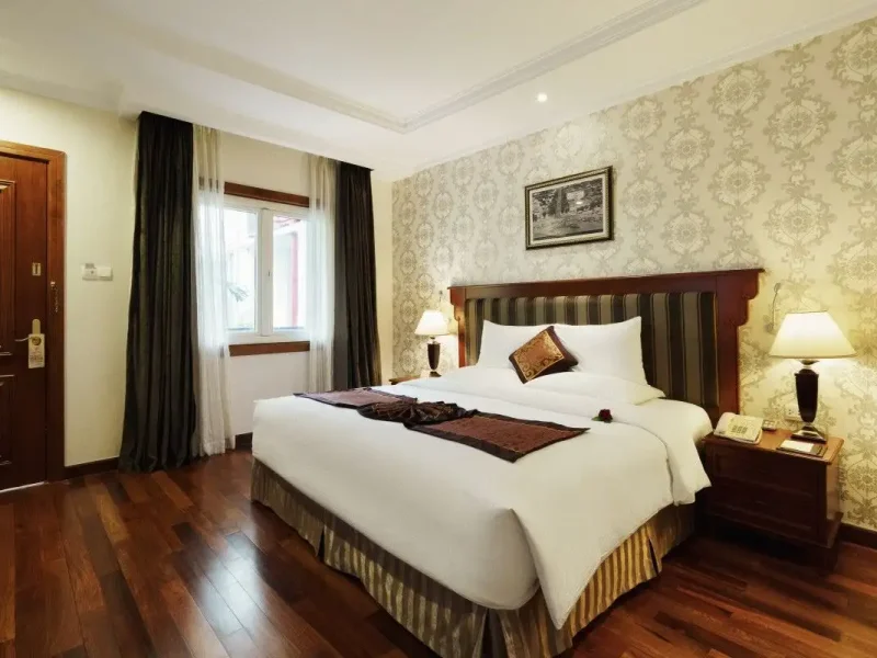 Deluxe room (Khu Đông)