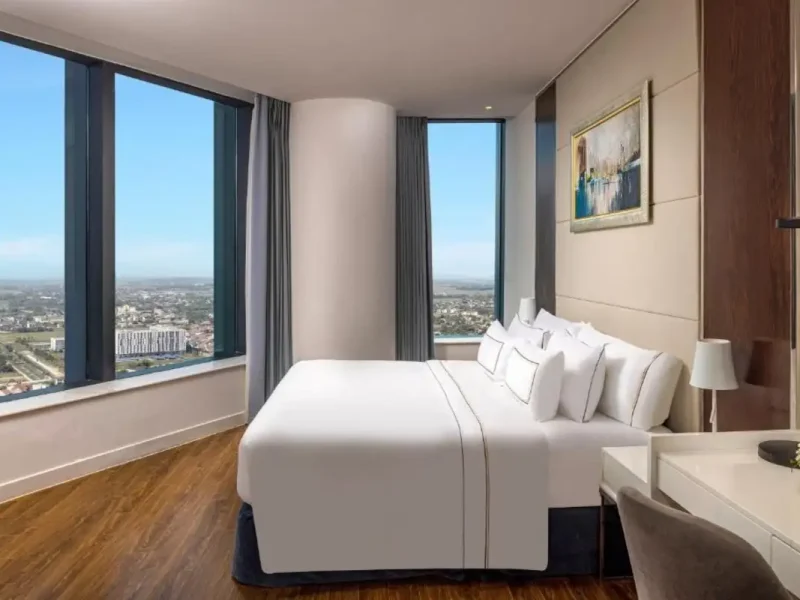 Deluxe Corner Room