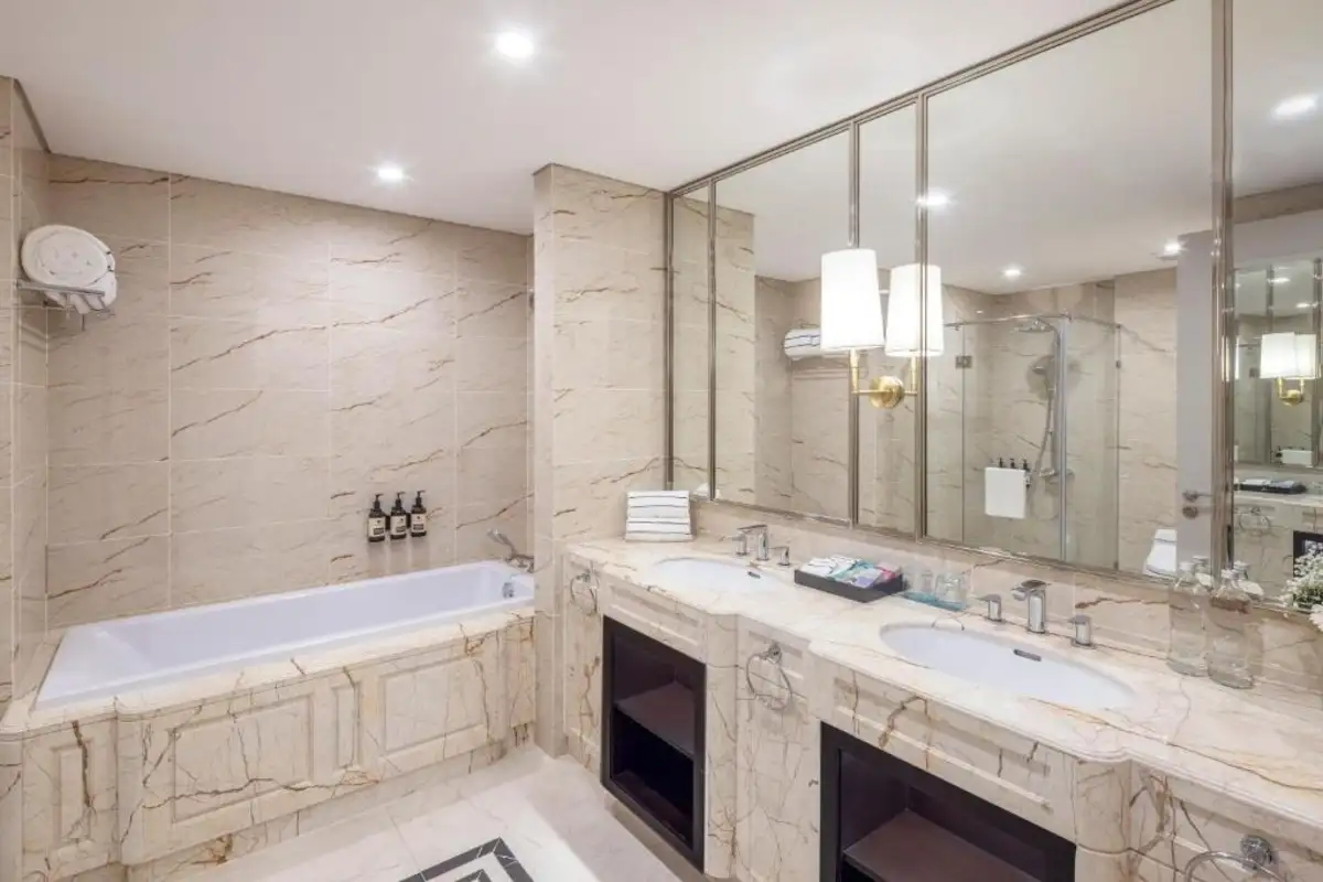 THE LEVEL Suite