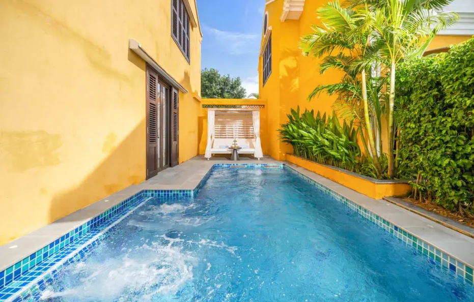 Moire Pool Villa (King)