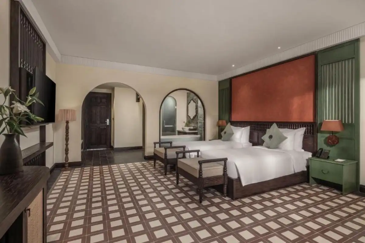 Signature Faifo Room