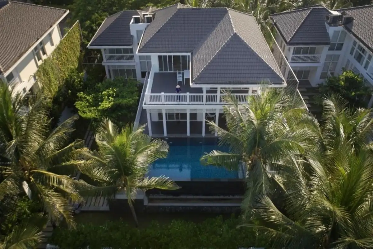 Beachfront Villa 4 Phòng Ngủ