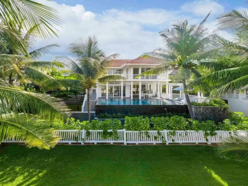 Beachfront Villa 4 Phòng Ngủ