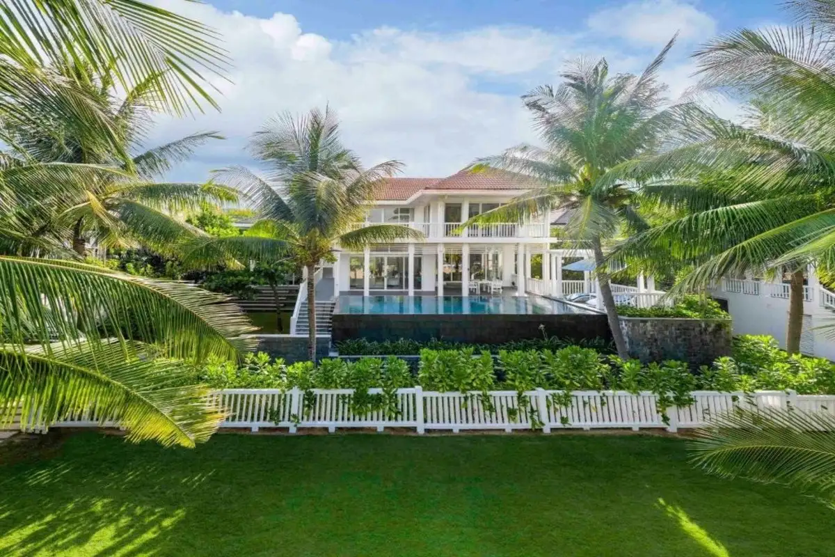 Beachfront Villa 4 Phòng Ngủ
