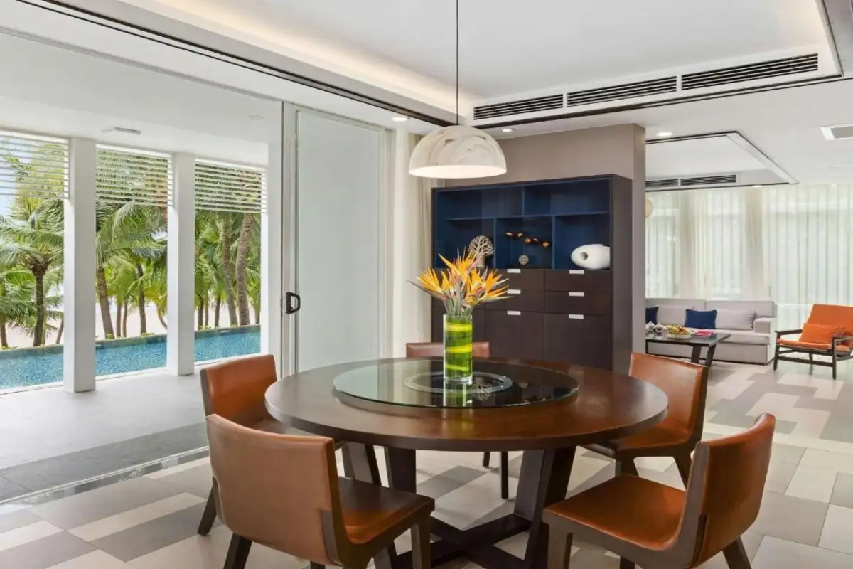 Beachfront Villa 4 Phòng Ngủ