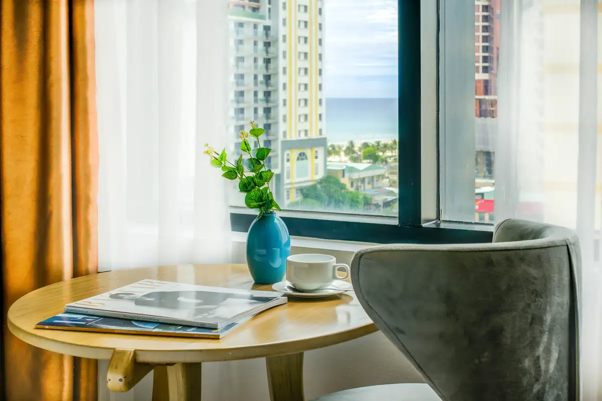 Deluxe Partial Ocean View