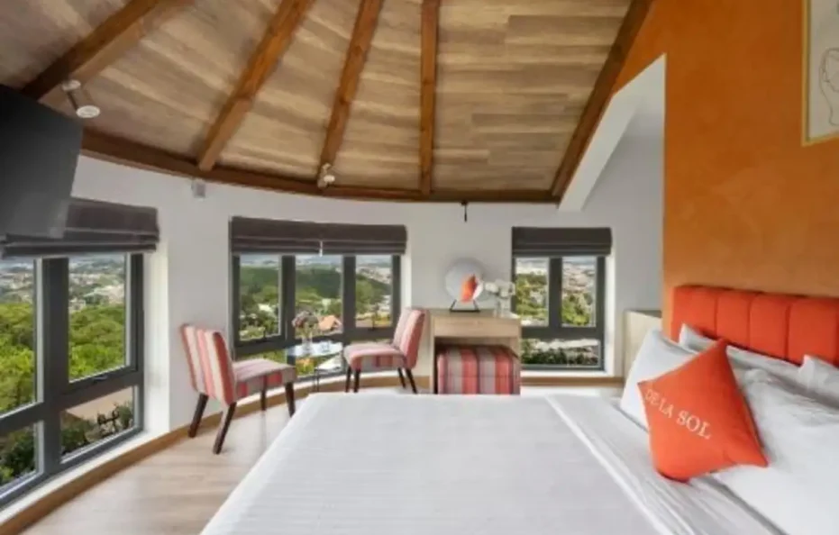 Luxury Panoramic Suite