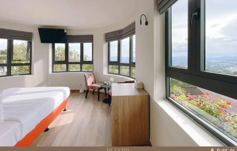 Luxury Panoramic Suite