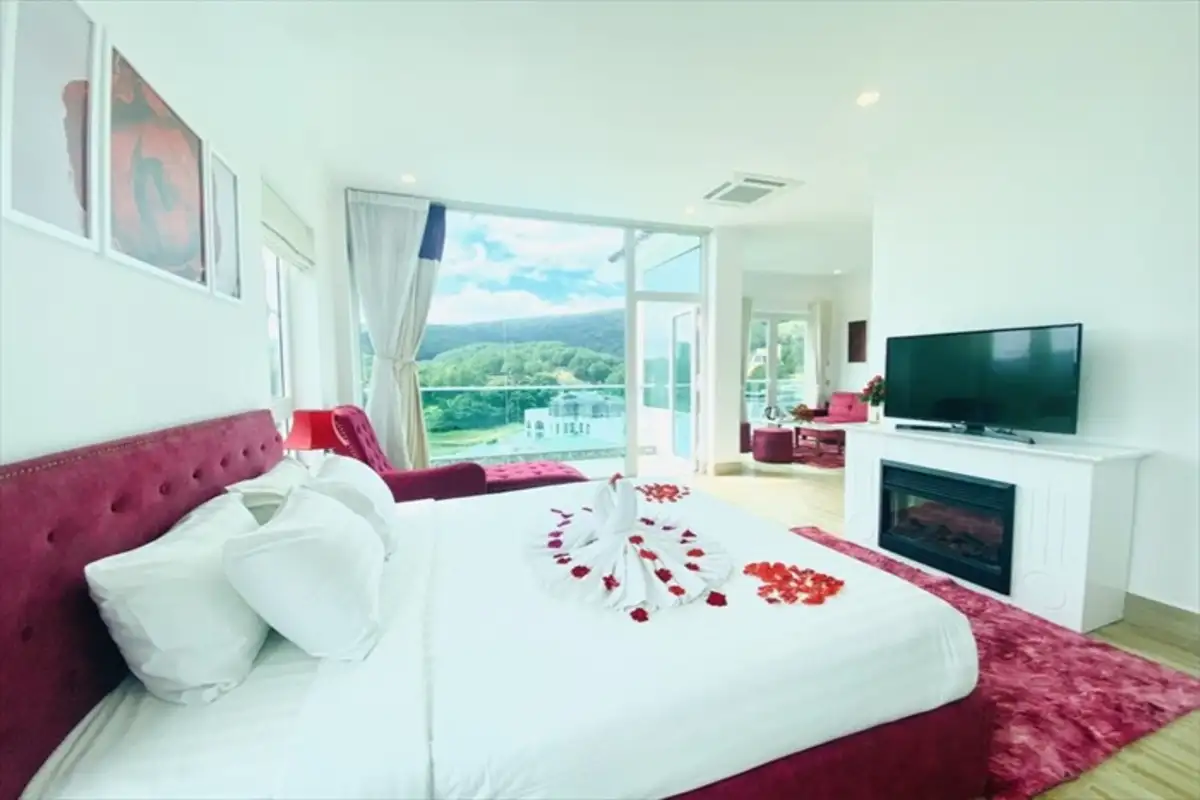 Luxury Villa 6 Bedrooms