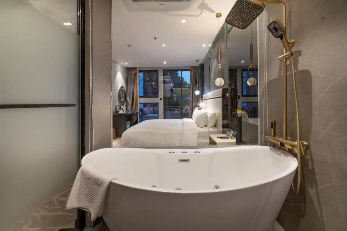 Deluxe Double Room With Banly