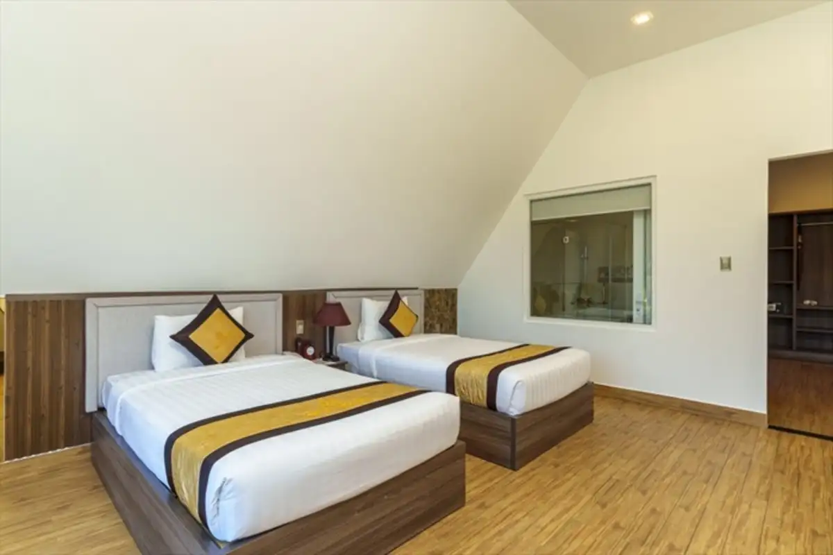 Villa 8 Bedrooms