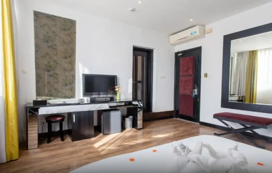 Suite room