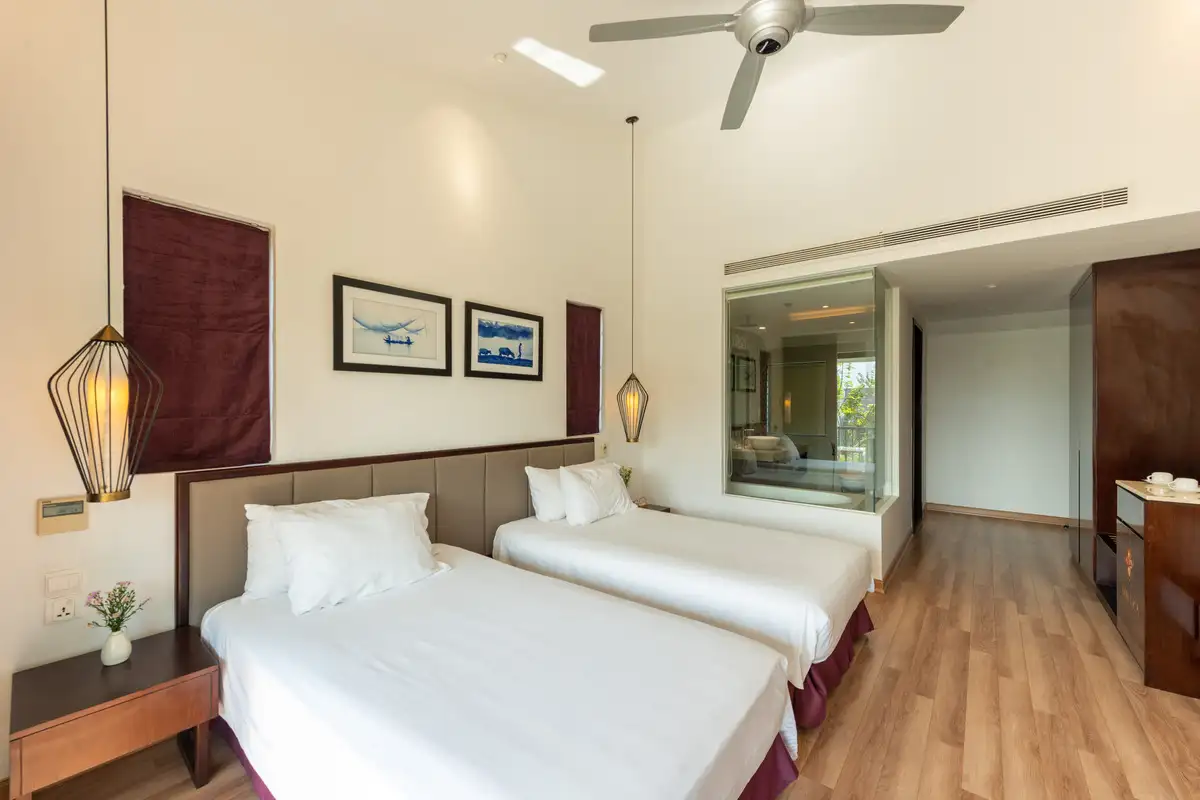 Hình ảnh minh họa: Senior Deluxe Twin With Balcony & Bathtub