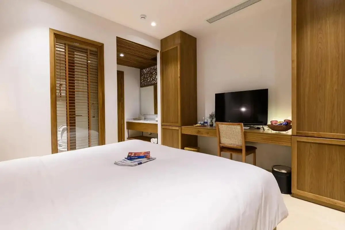 Hình ảnh minh họa: Deluxe Double Room With Balcony And Pool View