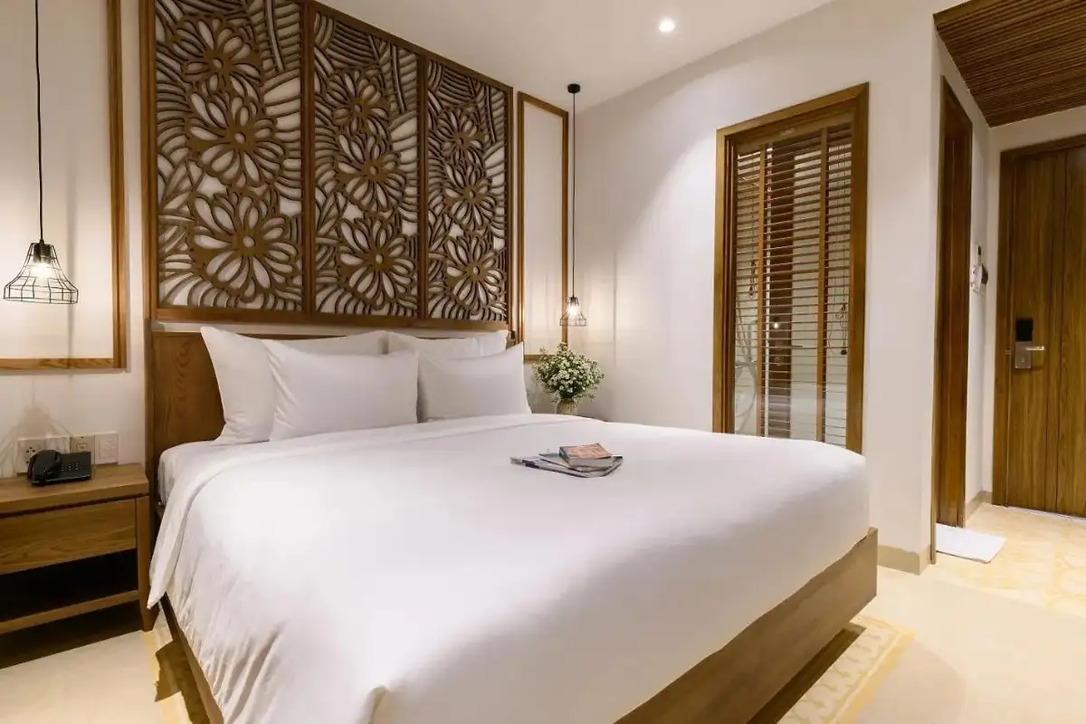 Hình ảnh minh họa: Deluxe Double Room With Balcony And Pool View