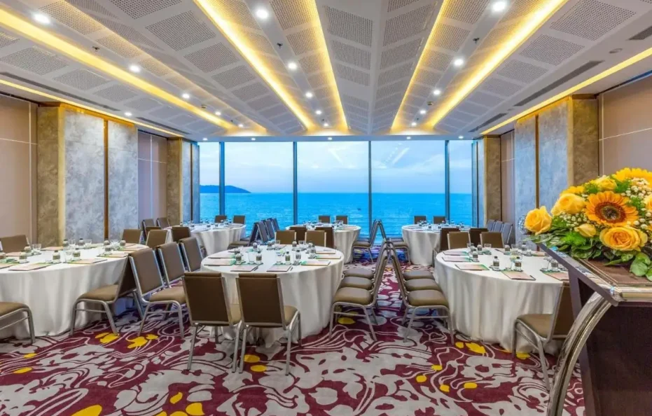 Le Sands Oceanfront Danang Hotel