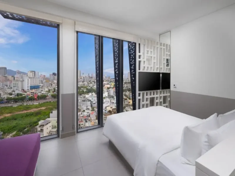 Hình ảnh minh họa: Wink Luxe King + Twin City View